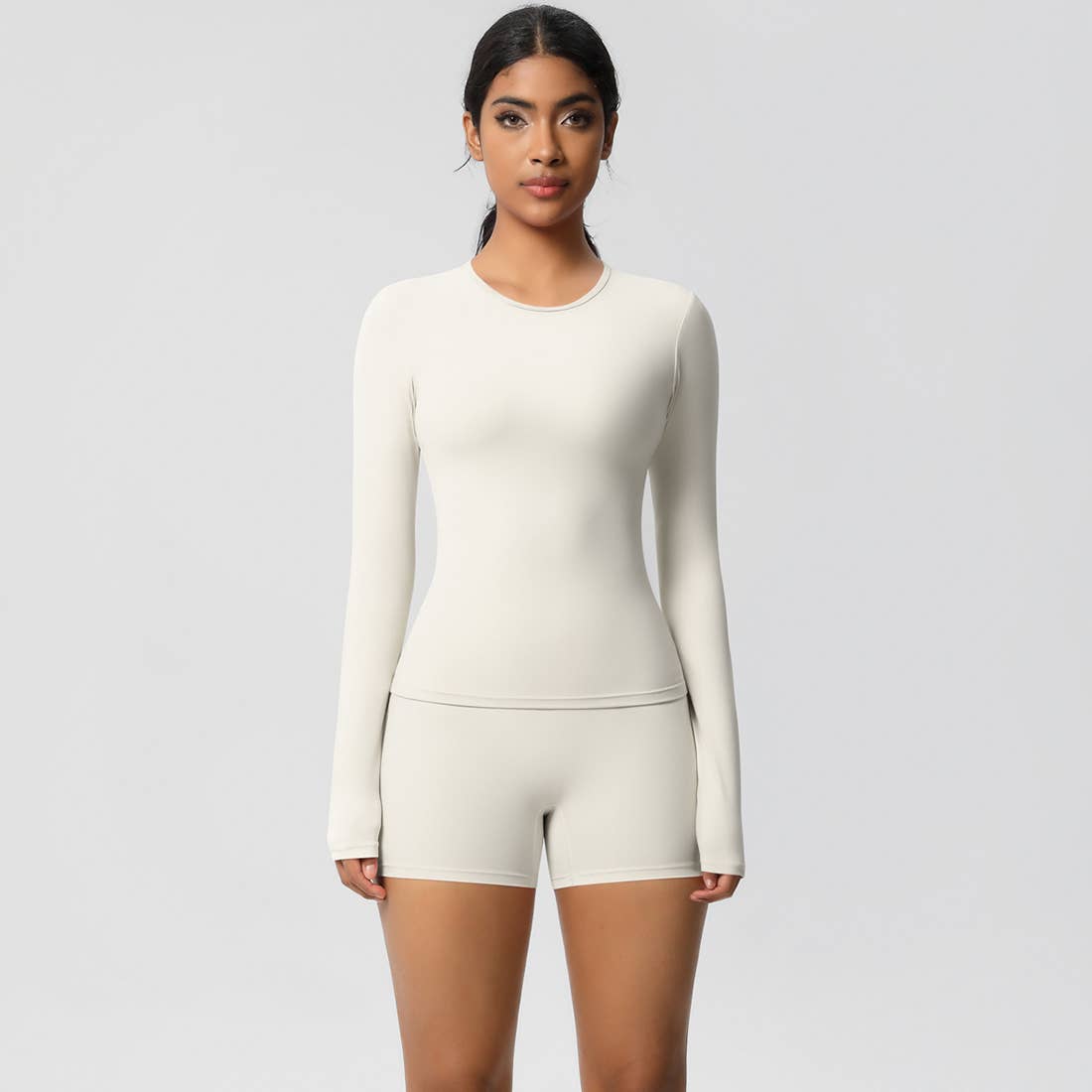 FlexContour 2-Piece Workout Set – Long Sleeve Top & Shorts