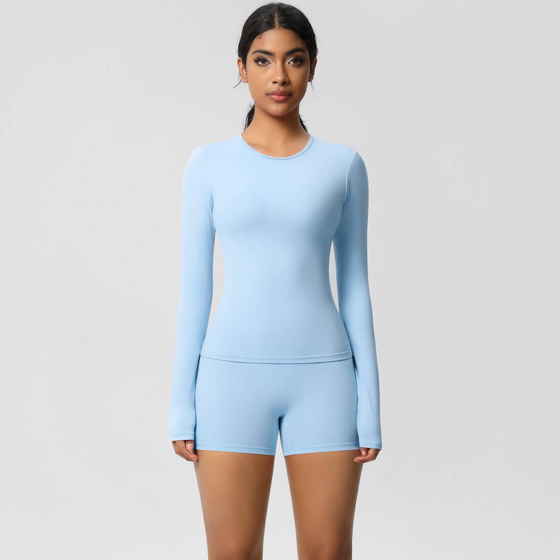 FlexContour 2-Piece Workout Set – Long Sleeve Top & Shorts