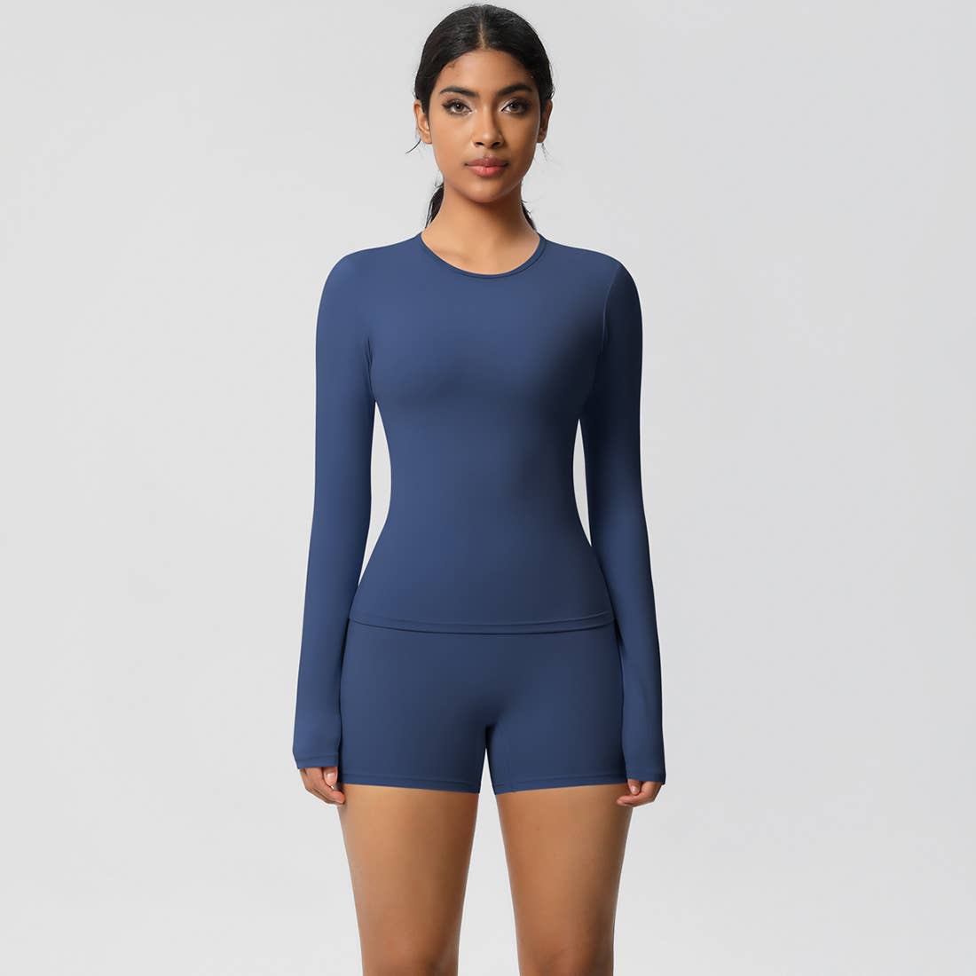 FlexContour 2-Piece Workout Set – Long Sleeve Top & Shorts